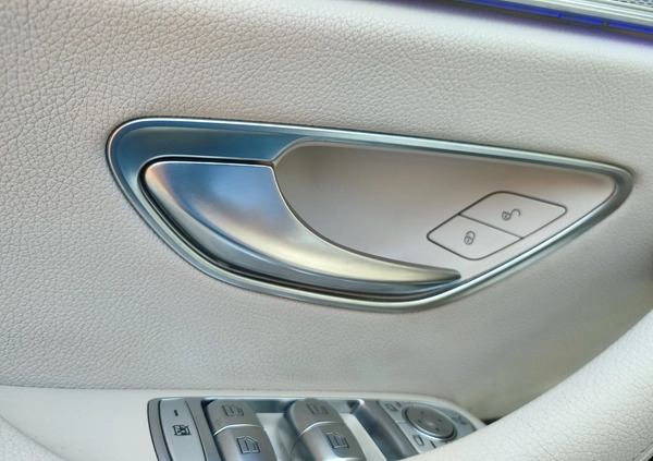 Mercedes-Benz Klasa E cena 89900 przebieg: 289900, rok produkcji 2017 z Jawor małe 781